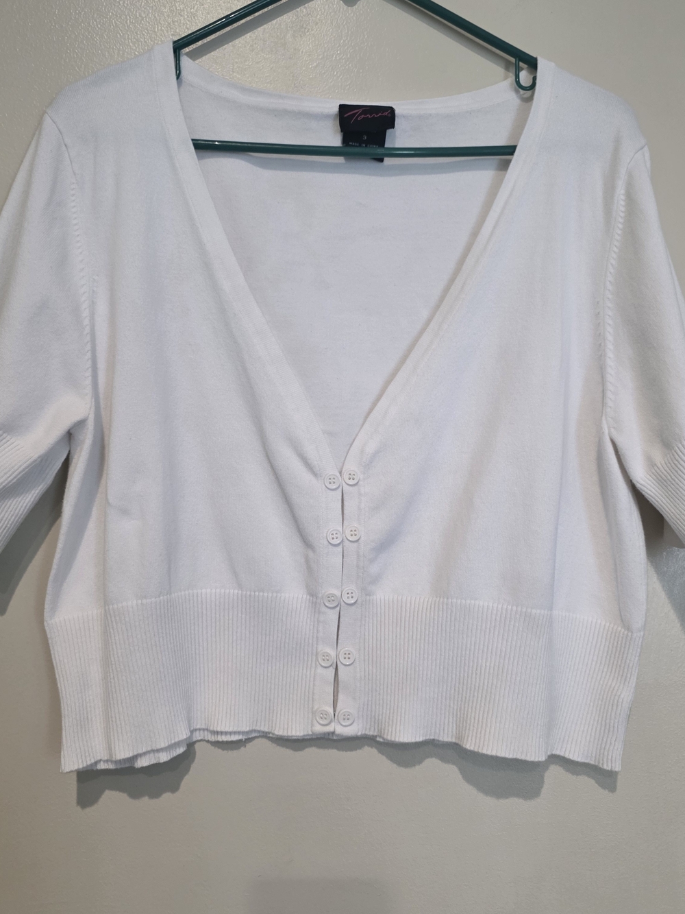 Torrid White Solid Knit Lightweight Button Front V-Neck Cardigan Women 3 Plus